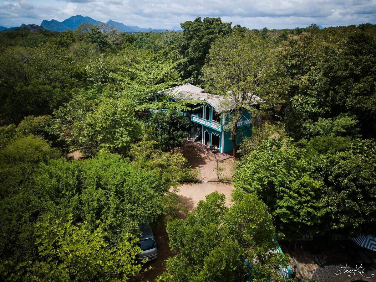 The Lion Rock Hotel Sigiriya Exterior photo